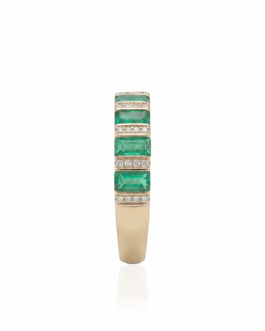 Mosaic Accord natural emerald and diamond band in 18K Yellow Gold | SARATTI