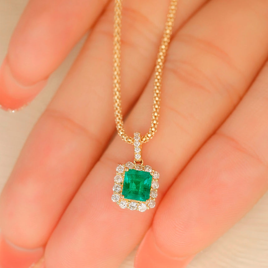 Imperial Oasis: Afghan Natural Emerald Diamond Halo Pendant