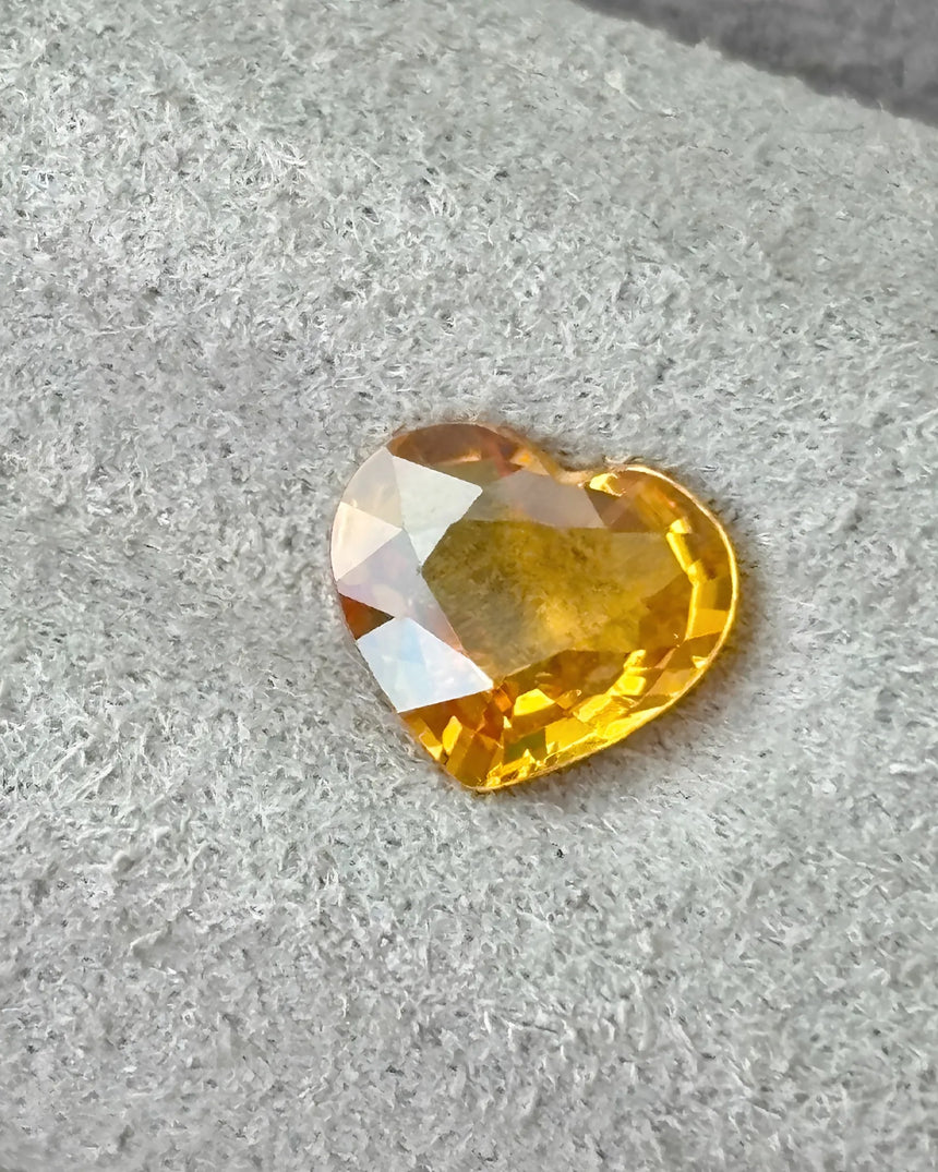 Natural Yellow Sapphire heart cut side profile angle | SARATTI
