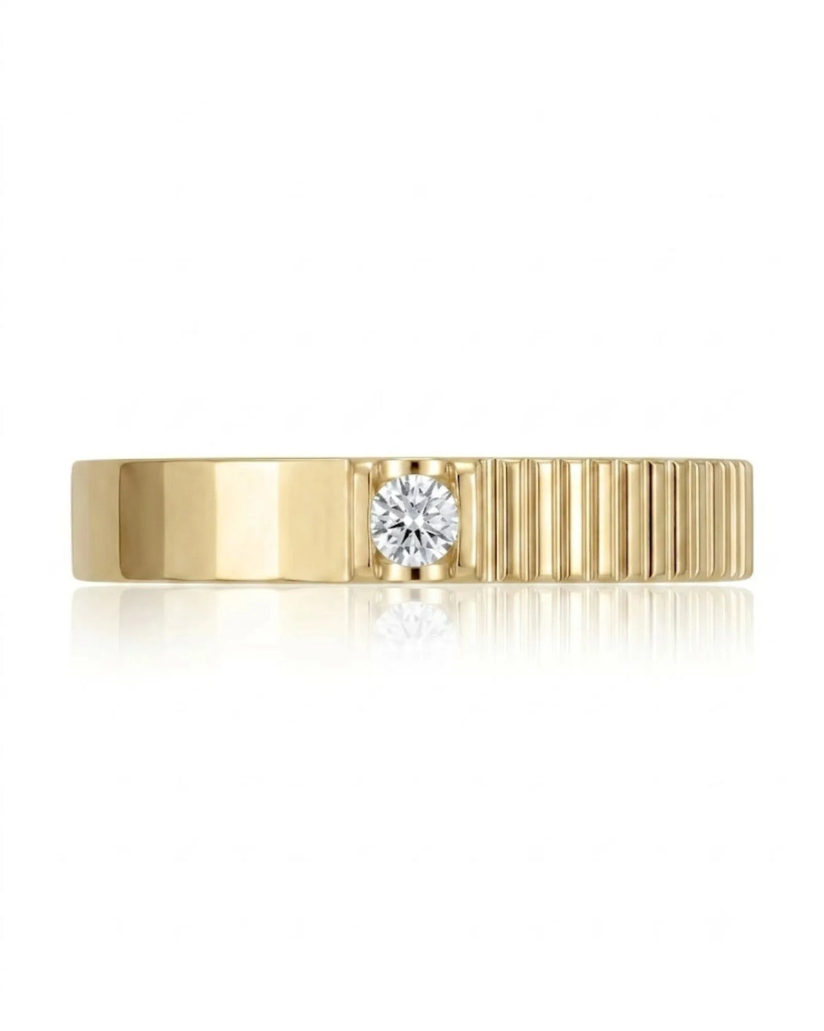 Natural diamond wedding band set with geometric detailing and brilliant accents in 18K yellow gold | SARATTI