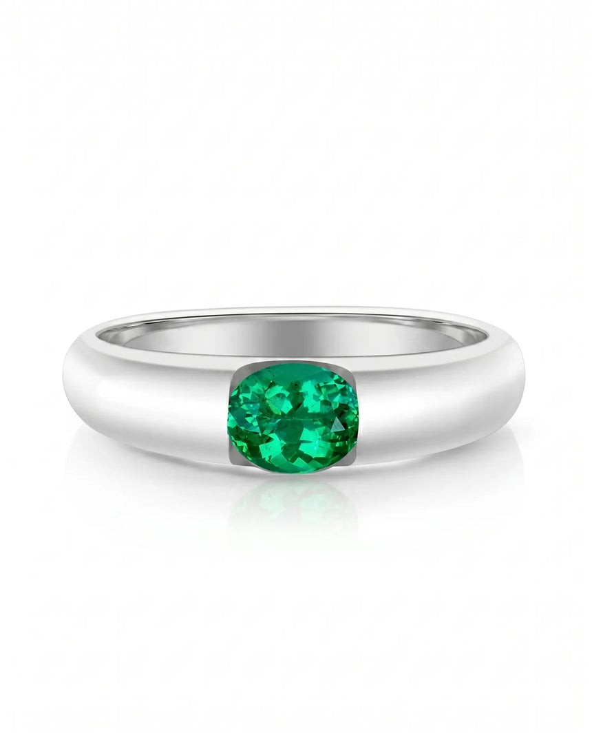 Natural emerald polished band ring in 18K white gold | SARATTI