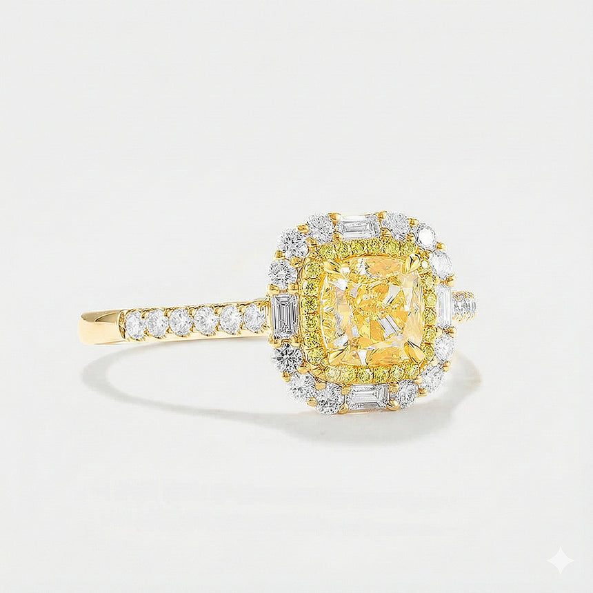 18k Yellow Gold Ring on Grey background | SARATTI