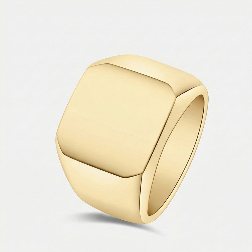 Mens wedding band minimalist luxury ring in 18K yellow gold | SARATTI
