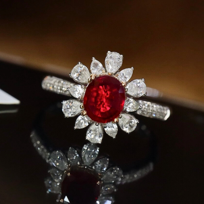 Oval Ruby Halo Ring in 18K Gold | SARATTI