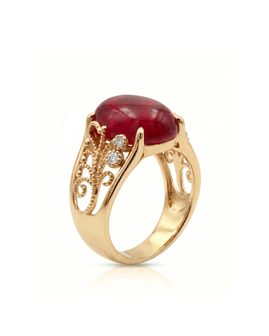 Oval cabochon ruby ring with art nouveau diamond accents in 18K yellow gold | SARATTI