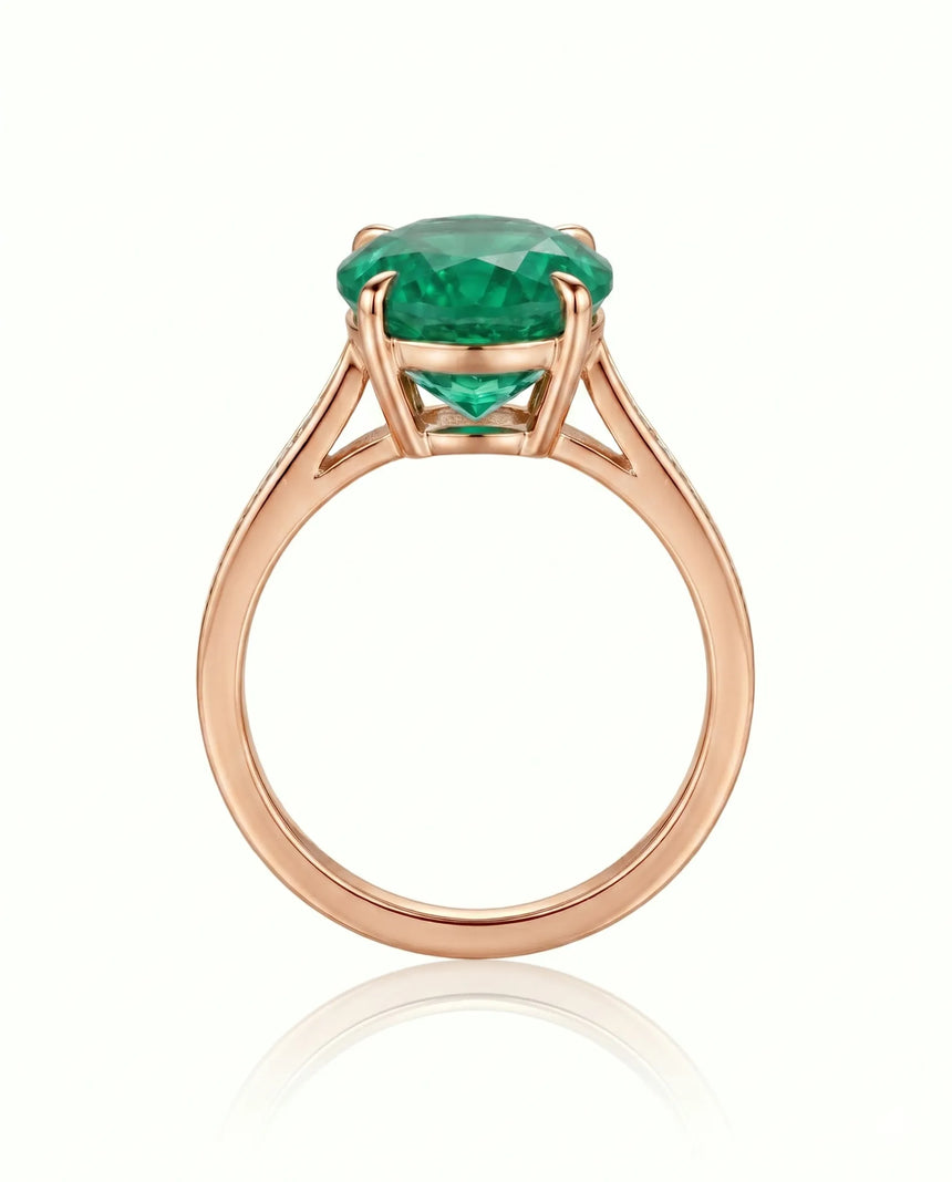 Oval emerald solitaire ring in 18K rose gold | SARATTI