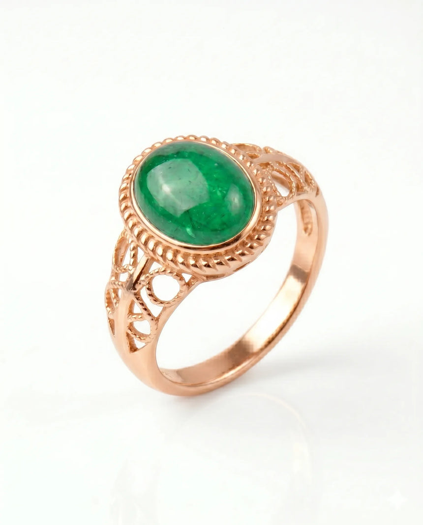 Oval natural emerald cabochon ring in 18K Rose Gold | SARATTI