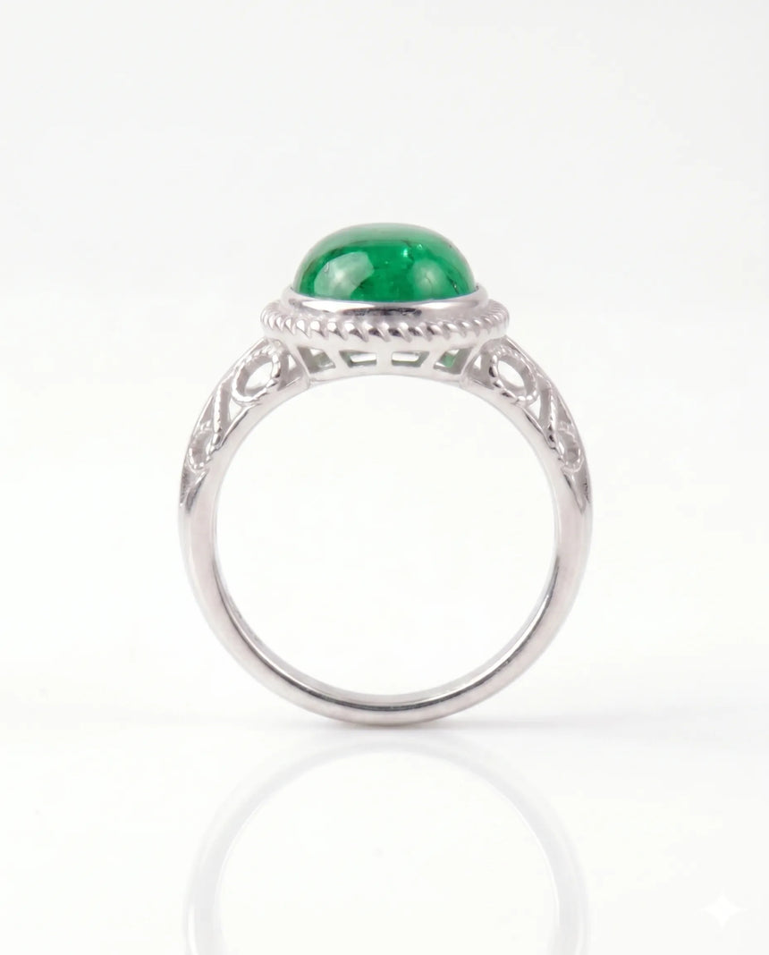 Oval natural emerald cabochon ring in 18K White Gold | SARATTI