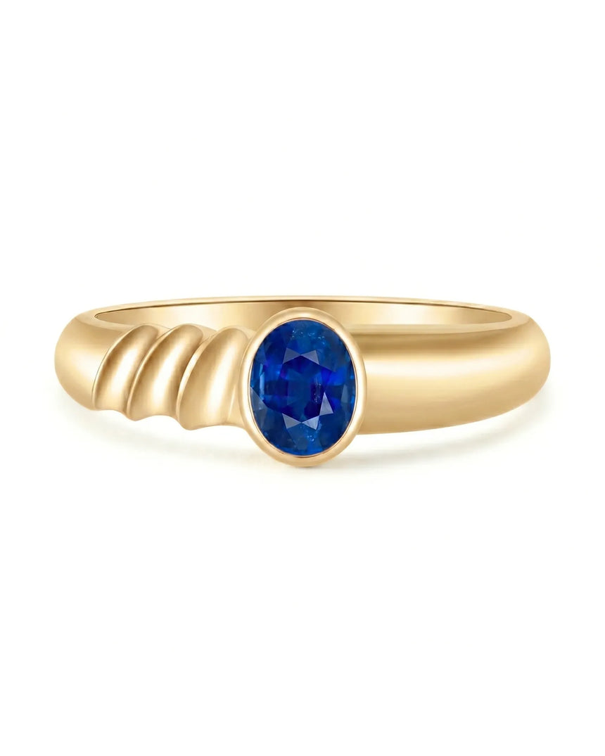 Oval sapphire engagement ring in 18K Yellow Gold with minimalist stackable band | SARATTI