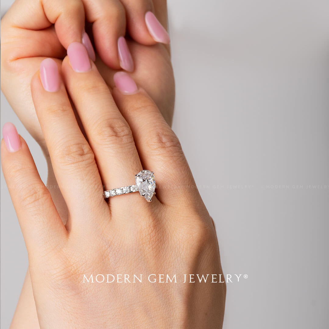 Pear Cut Diamond Engagement Ring | Modern Gem Jewelry