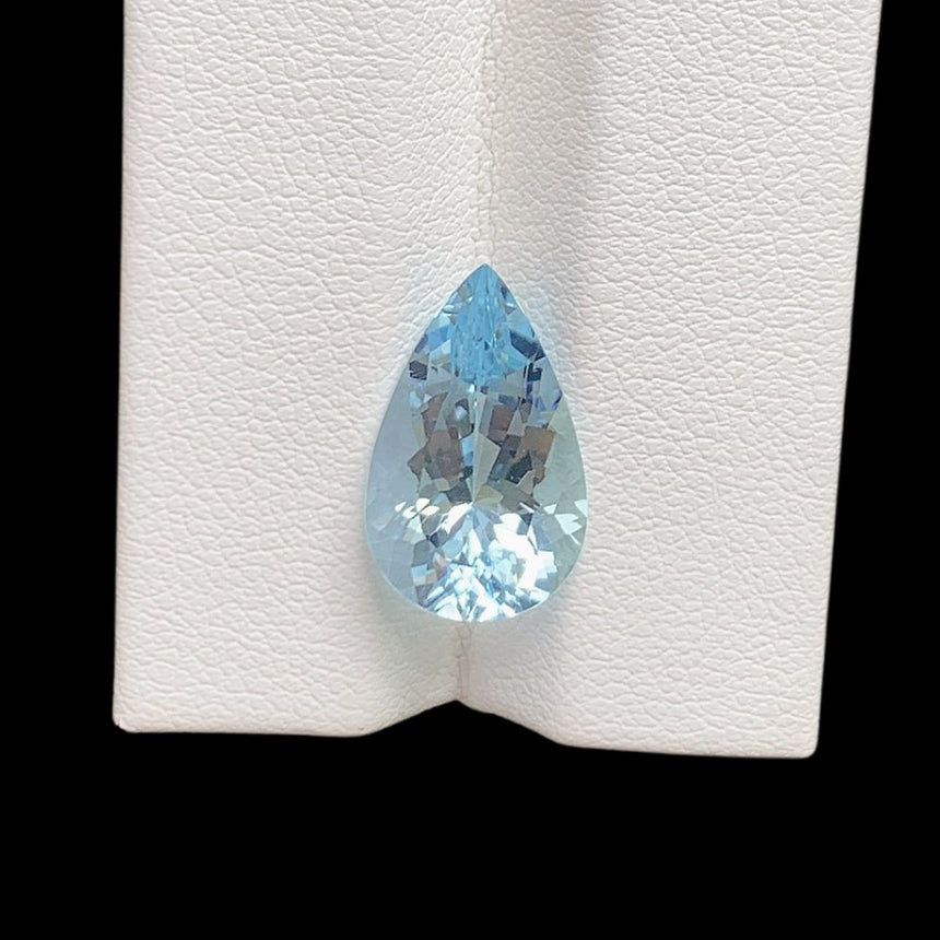 4.67 carats Pear Cut Santa Maria Aquamarine Gemstone