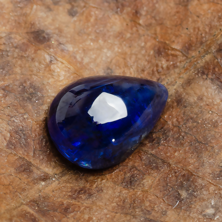 0.9 carats Pear Cabochon Natural Sapphire Gemstone - 6.6mm x 4.9mm