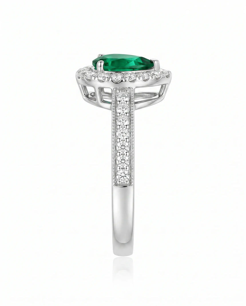 Pear cut emerald cocktail ring in platinum | SARATTI