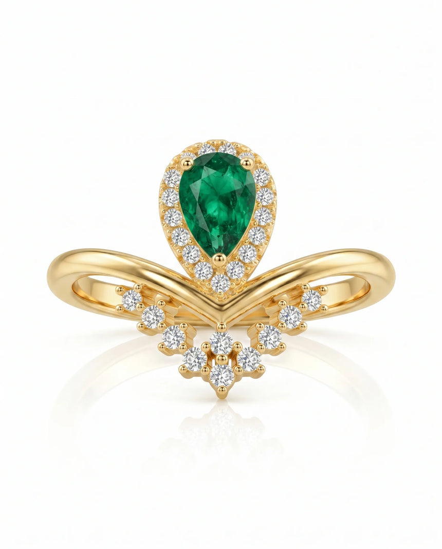 Pear shaped emerald promise ring in 18K yellow gold | SARATTI