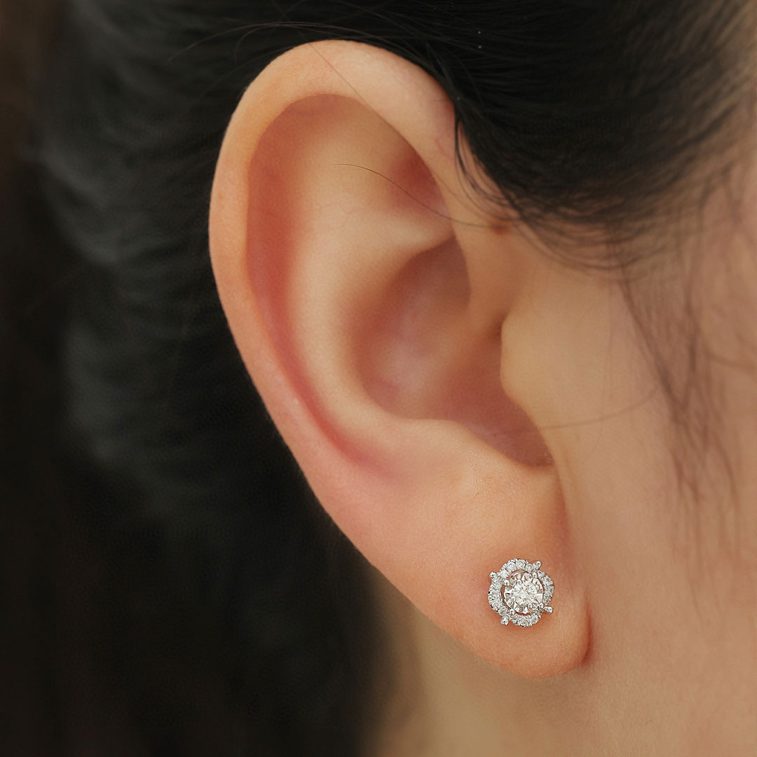  Halo Diamond Gold Earring Stud on Model's Ear | Saratti | Custom Fine and High Jewelry 