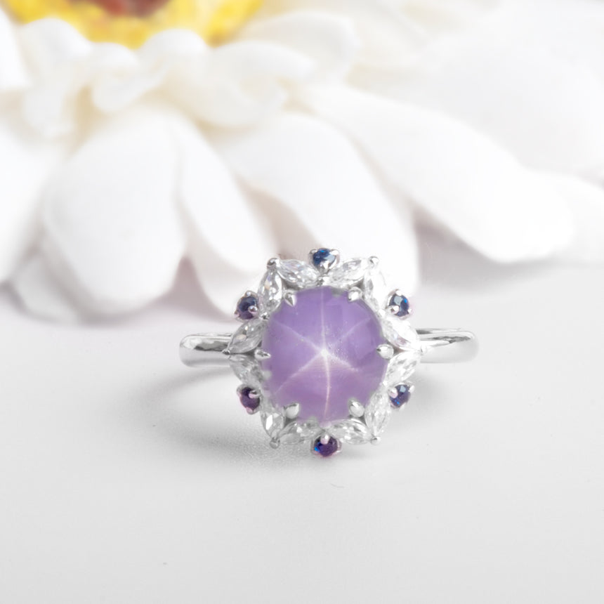 Purple Star Sapphire with Diamonds in white Gold | Saratti