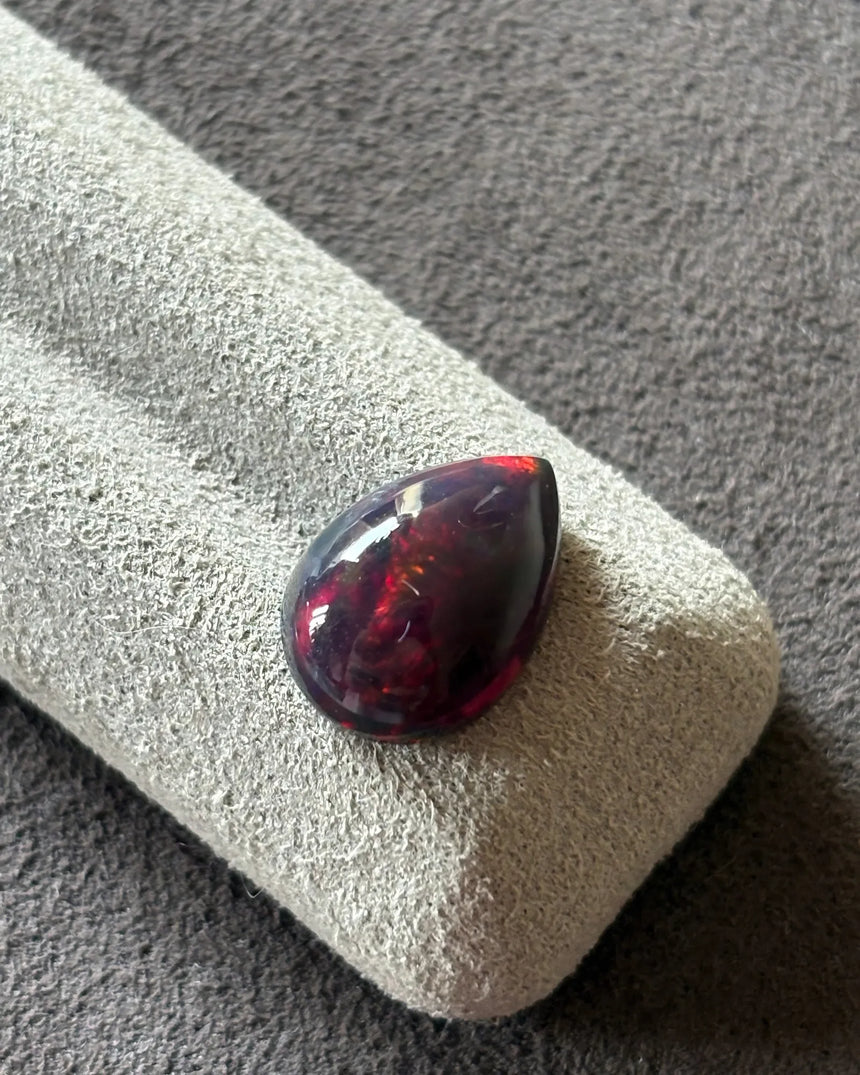 Rear view of 1.97ct Natural Ethiopian Black Opal gemstone | SARATTI