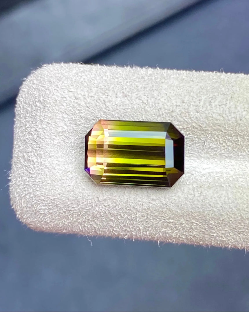 Rectangular Natural Bi-Colour Tourmaline loose gemstone close-up | SARATTI