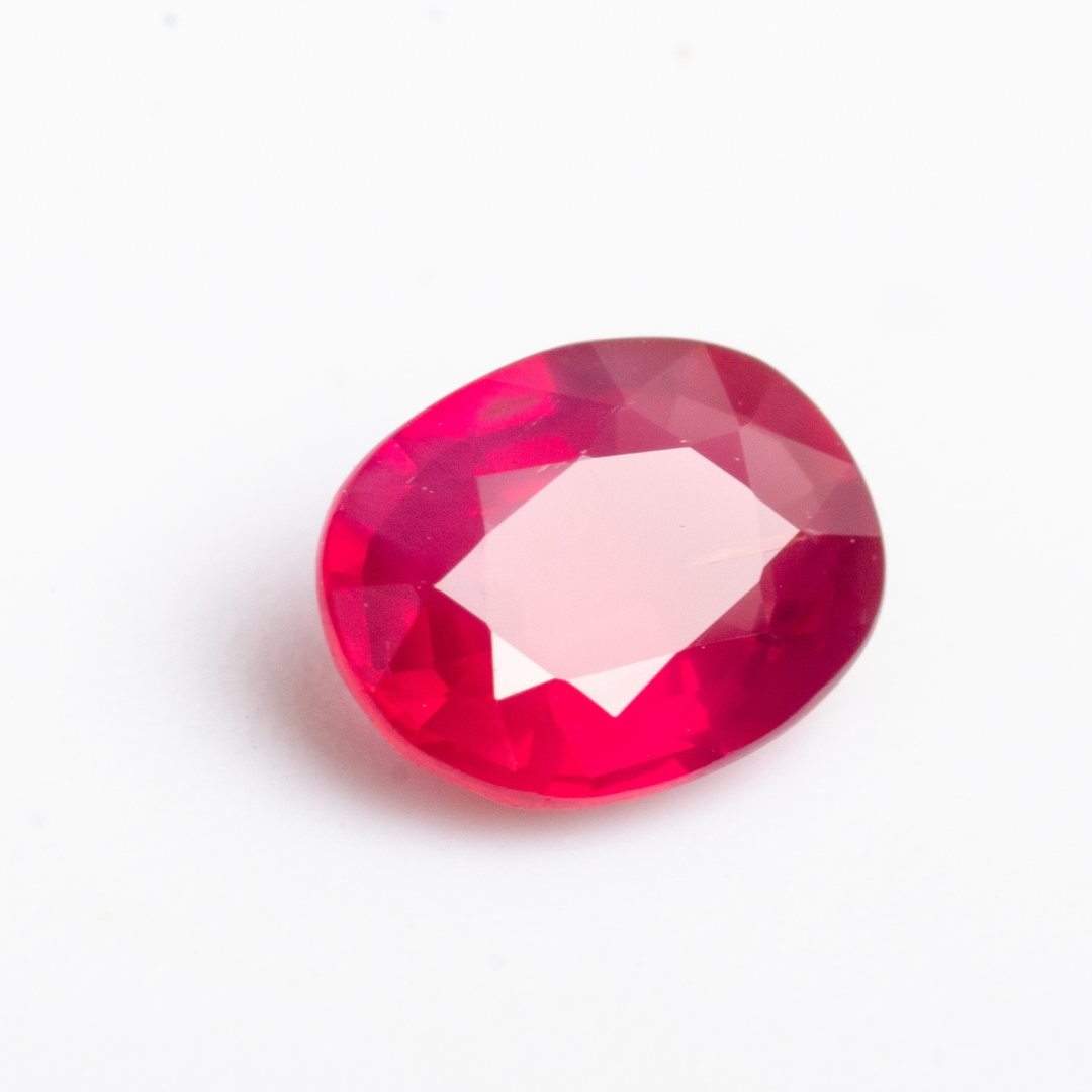 Red Burmese ruby 0.46ct unheated loose stone oval shape | SARATTI