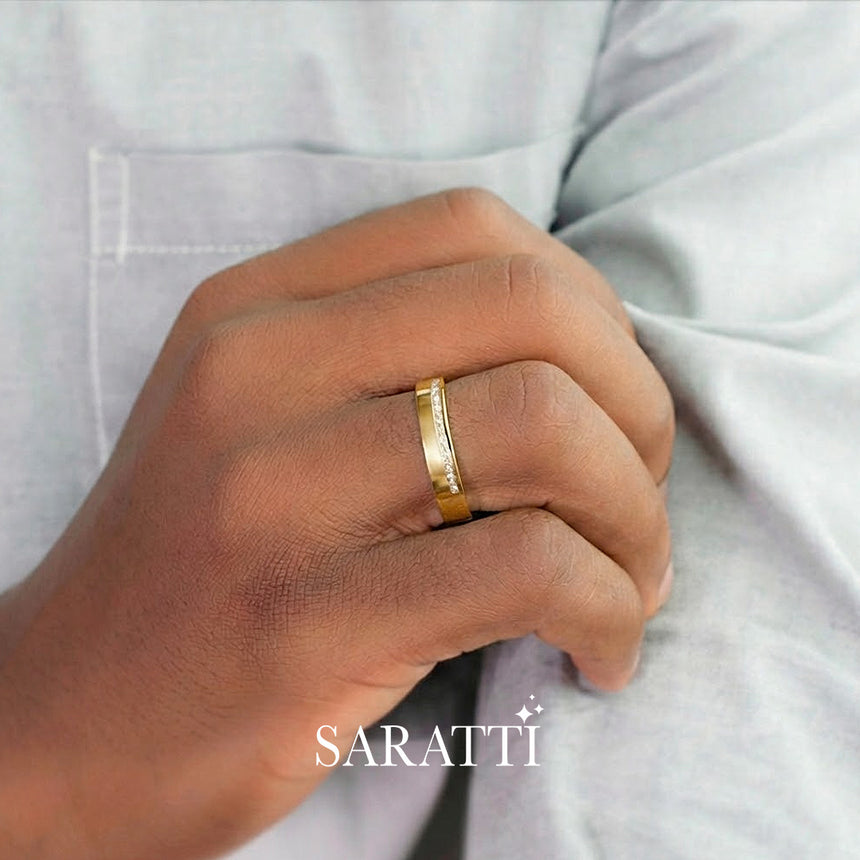 Thin mens wedding band worn on hand in 18K yellow gold | SARATTI