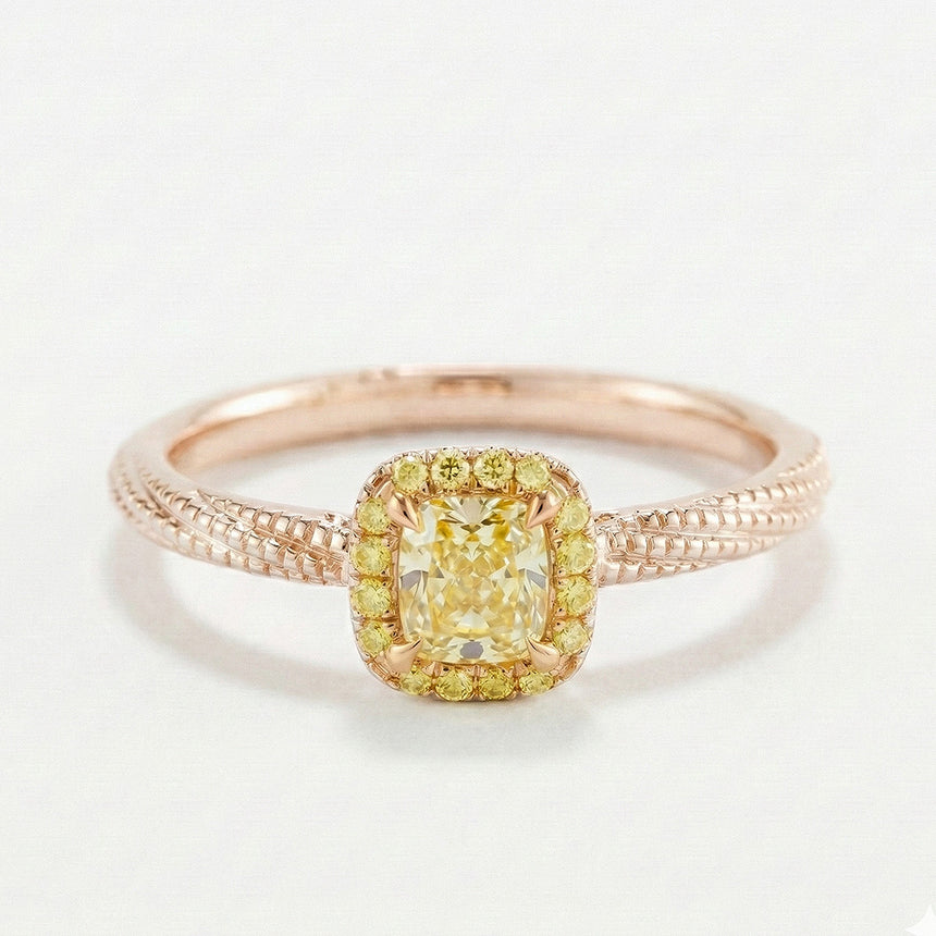 18k Rose Gold on a Grey background | SARATTI