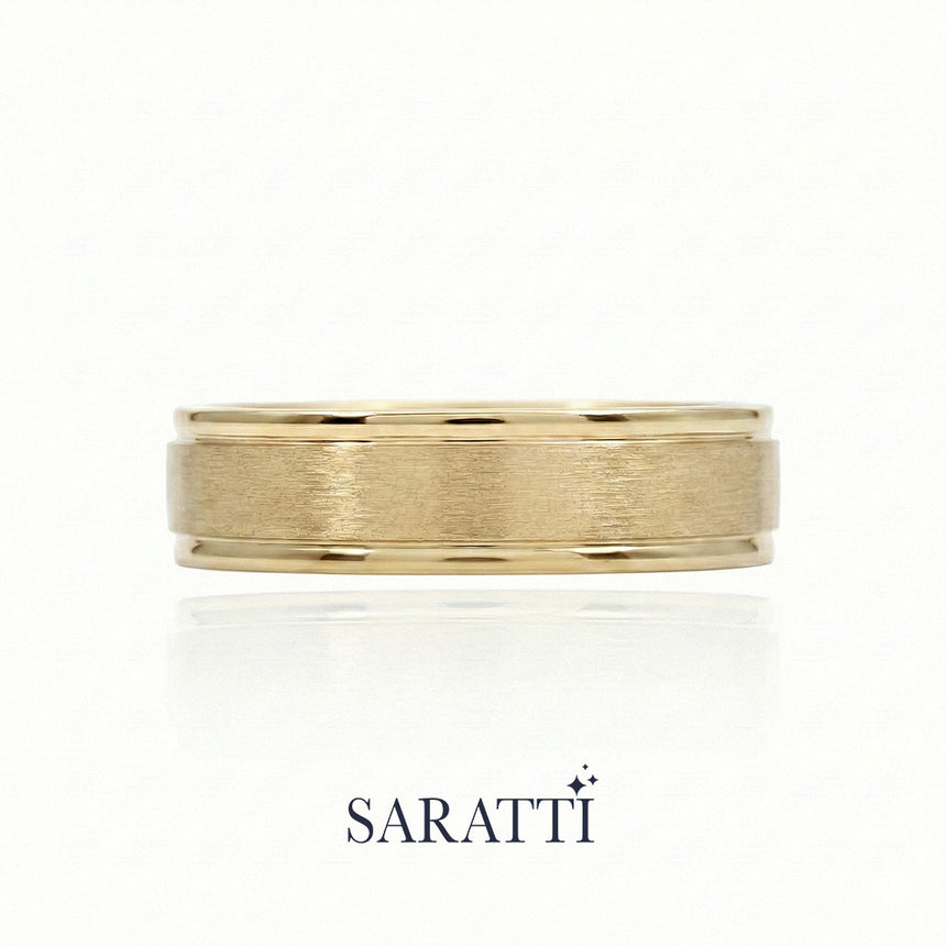 Mens comfort fit wedding band worn on hand in 18K yellow gold | SARATTI