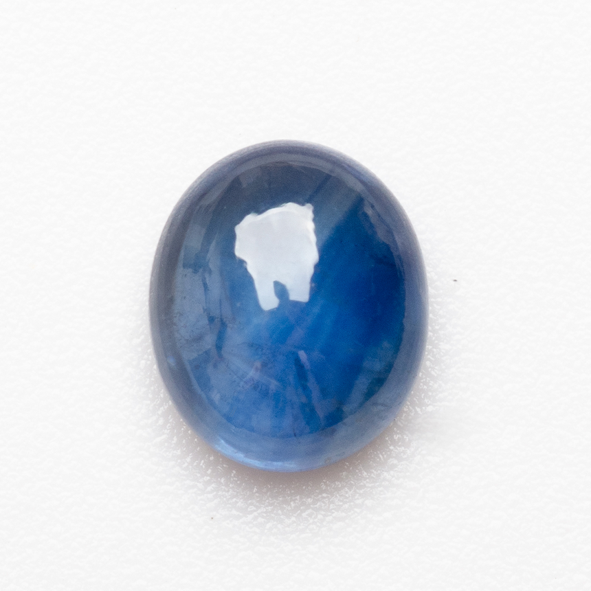 Royal blue cabochon sapphire oval cut for custom jewelry | SARATTI