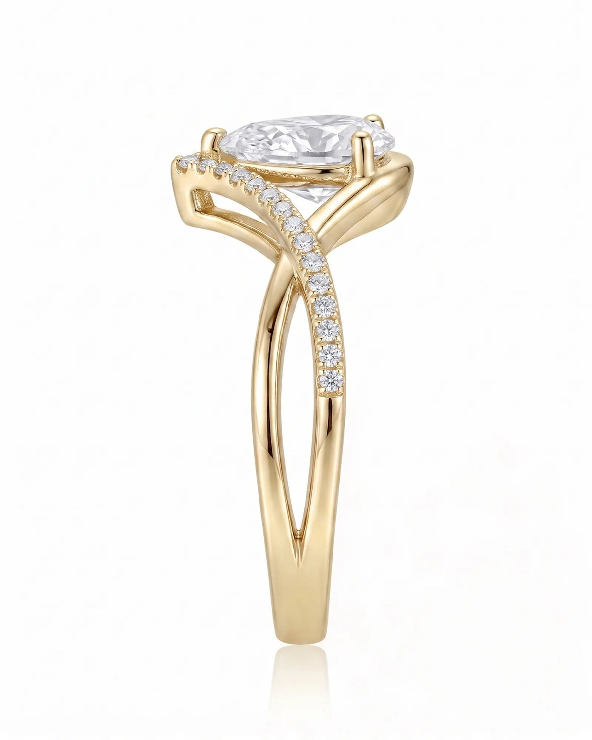 Claire – Natural Pear-Shaped Diamond Twisted-Shank Engagement Ring
