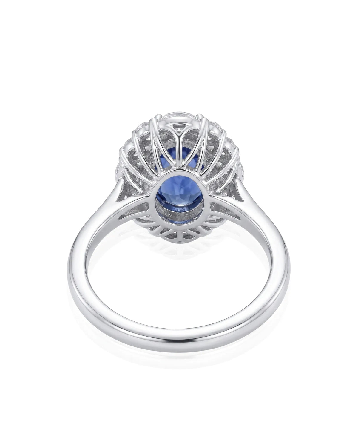 Sapphire and diamond engagement ring with timeless halo in 18K white gold | SARATTI