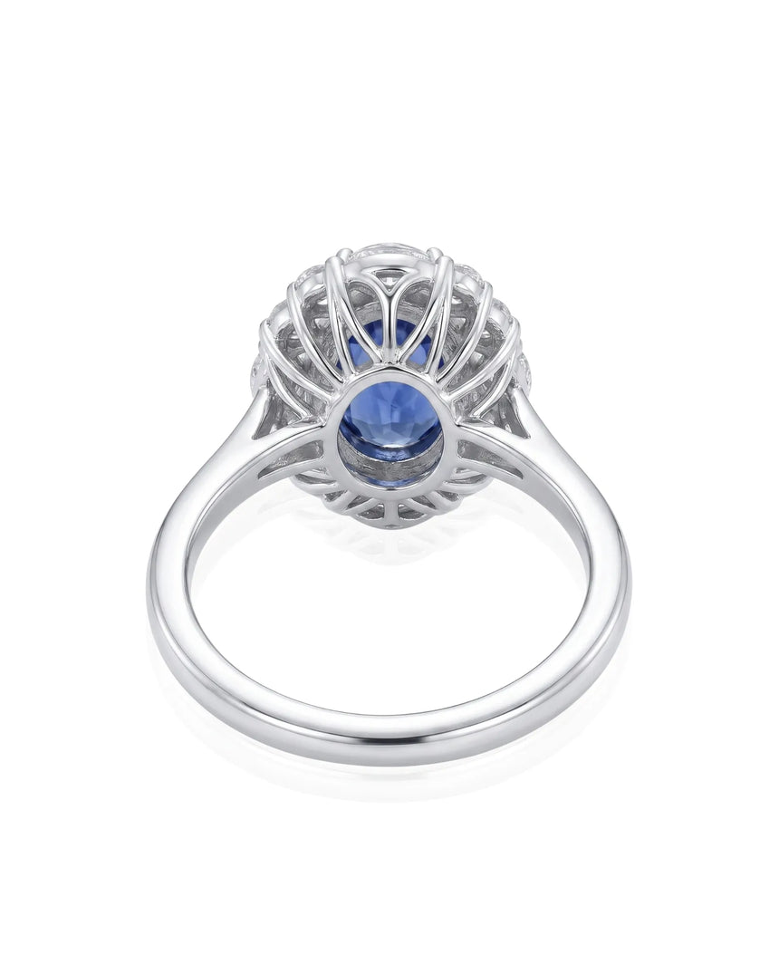 Sapphire and diamond engagement ring with timeless halo in 18K white gold | SARATTI