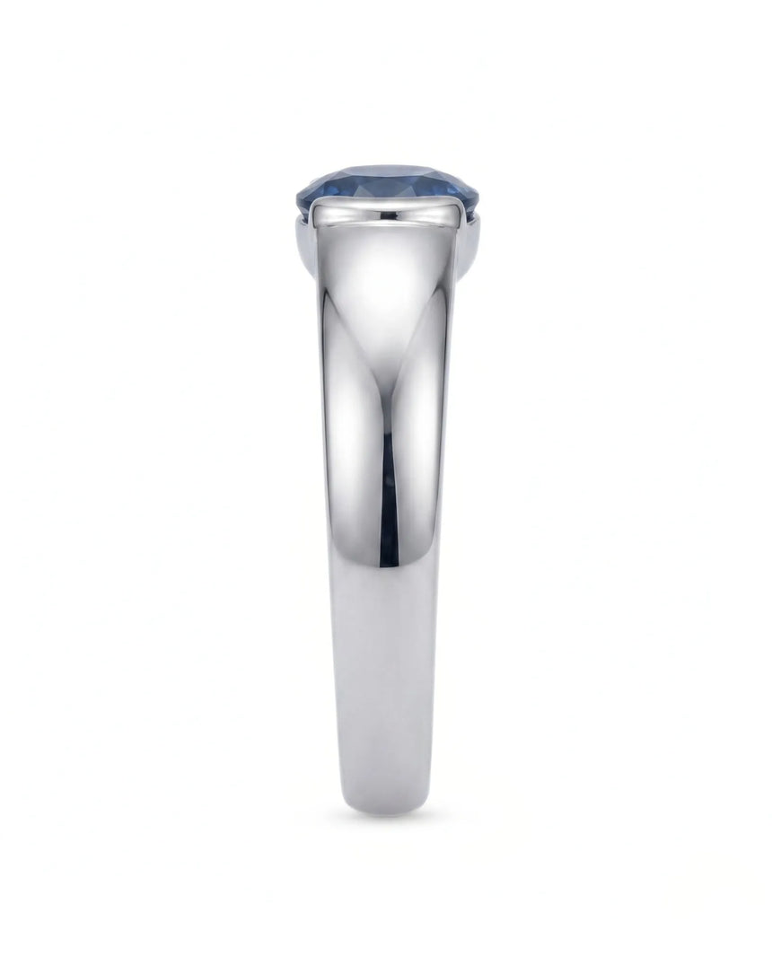 Sapphire ring for everyday wear with sleek bezel setting in platinum | SARATTI