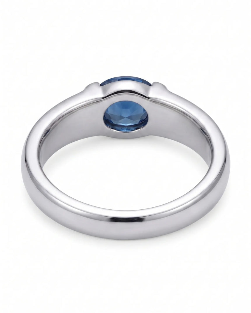 Sapphire ring for everyday wear with sleek bezel setting in white gold | SARATTI