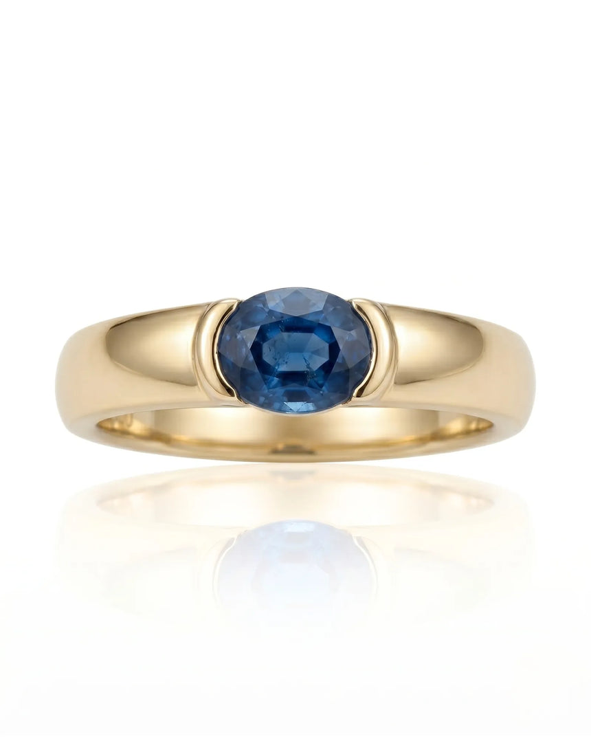 Sapphire ring for everyday wear with sleek bezel setting in yellow gold | SARATTI