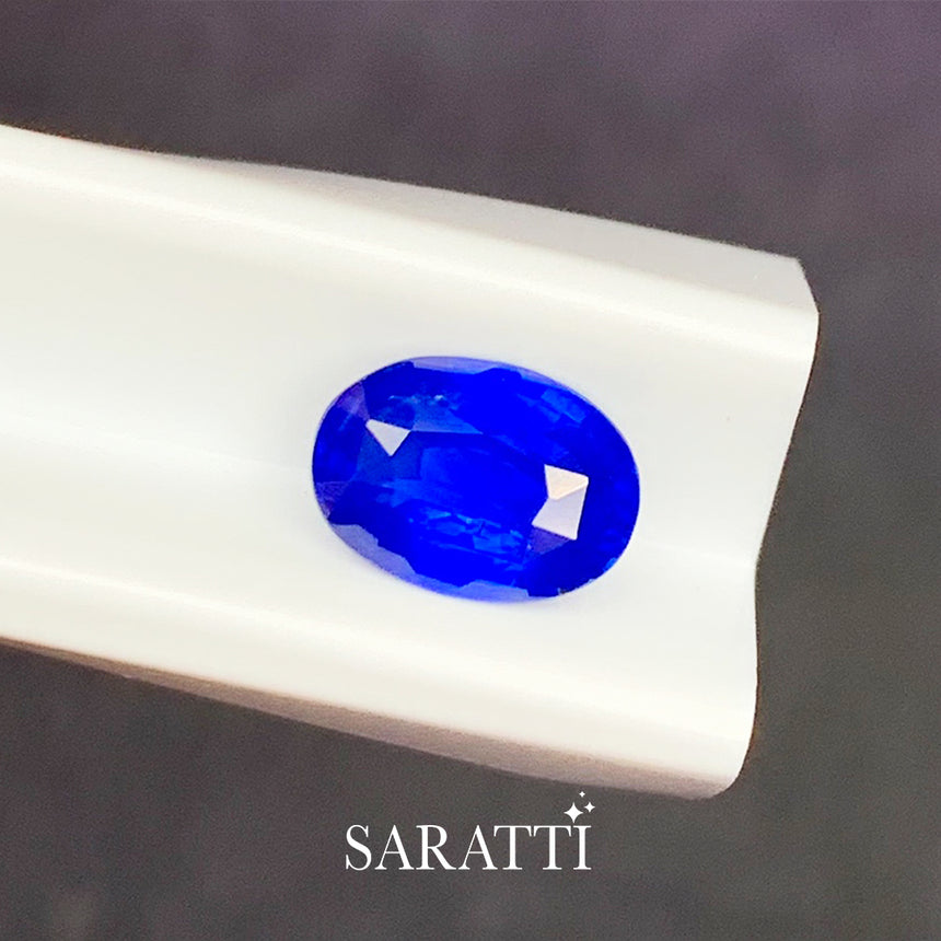 Side profile of oval sapphire 7.58 × 5.46 × 4.06 mm loose stone | SARATTI