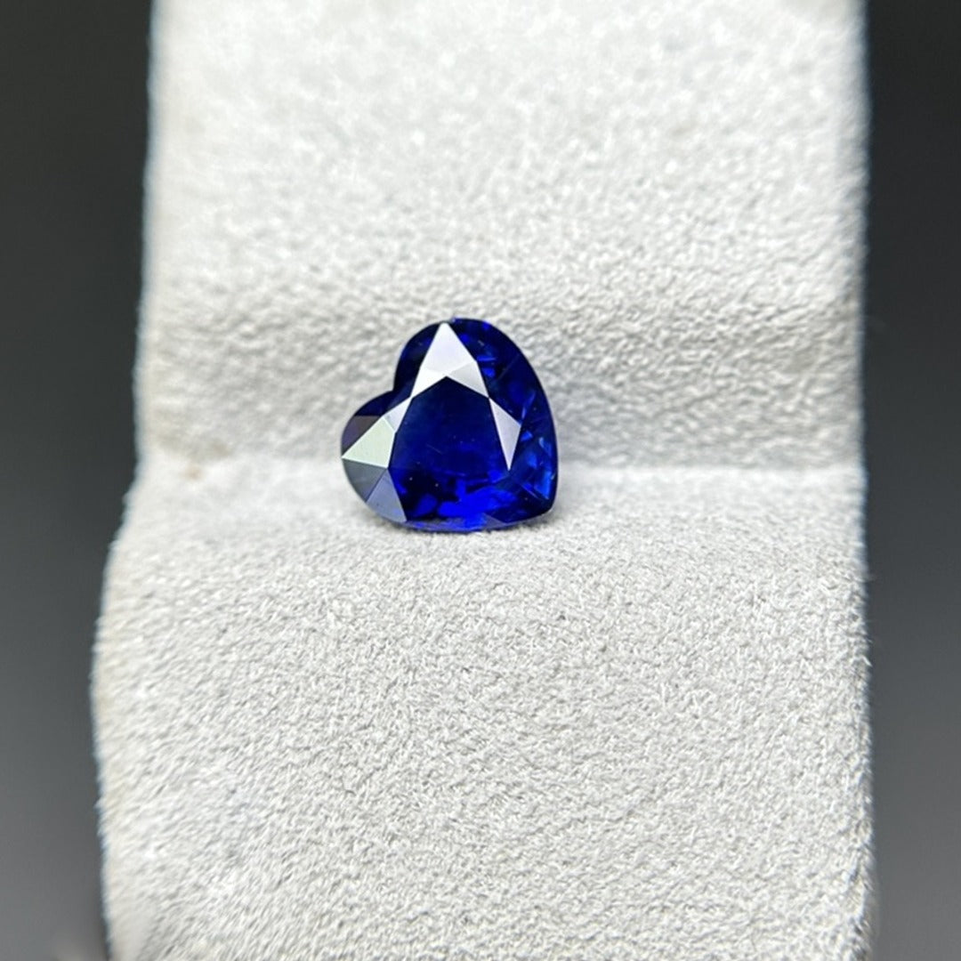 1.06cts Royal Blue Ceylon Heart Sapphire Gemstone | IGS Certified | Unheated