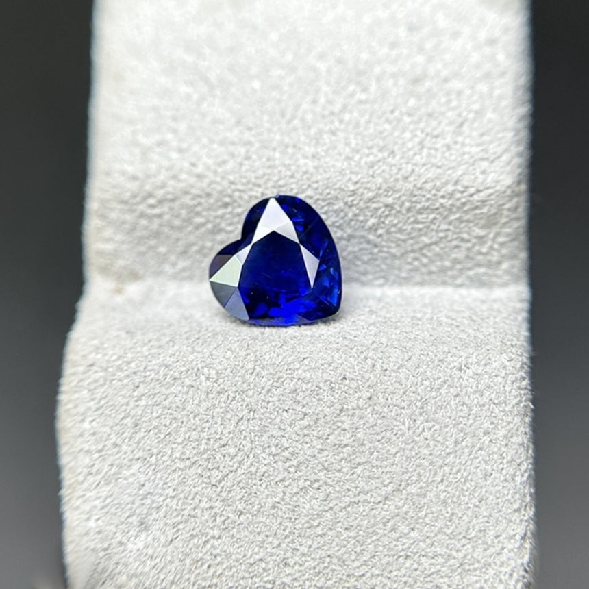 1.06cts Royal Blue Ceylon Heart Sapphire Gemstone | IGS Certified | Unheated