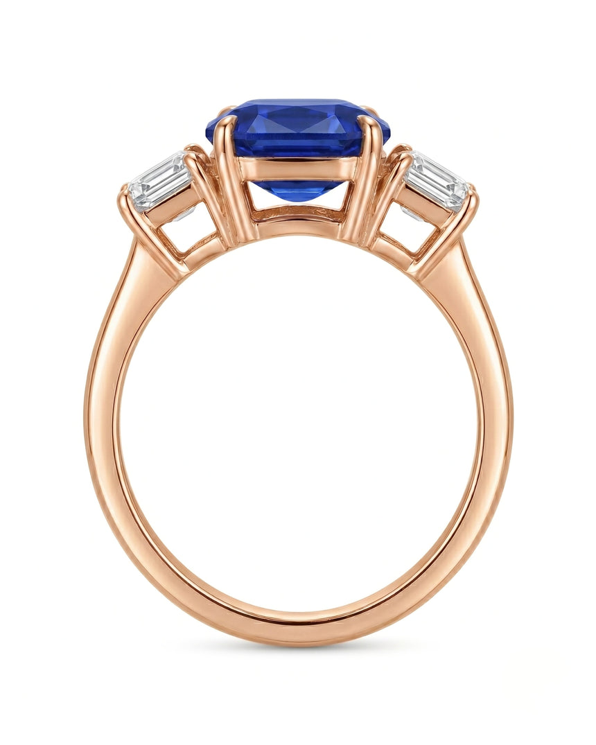 Three-stone sapphire ring with step-cut diamonds and refined 18K rose gold setting | SARATTI