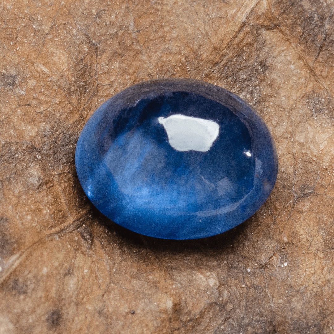 1 carats Natural Sapphire | Top View of Velvety Blue Sapphire Cab | SARATTI