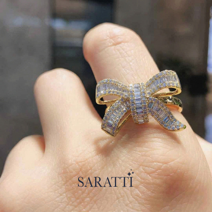 18K yellow gold for baguette diamond engagment ring on model | SARATTI
