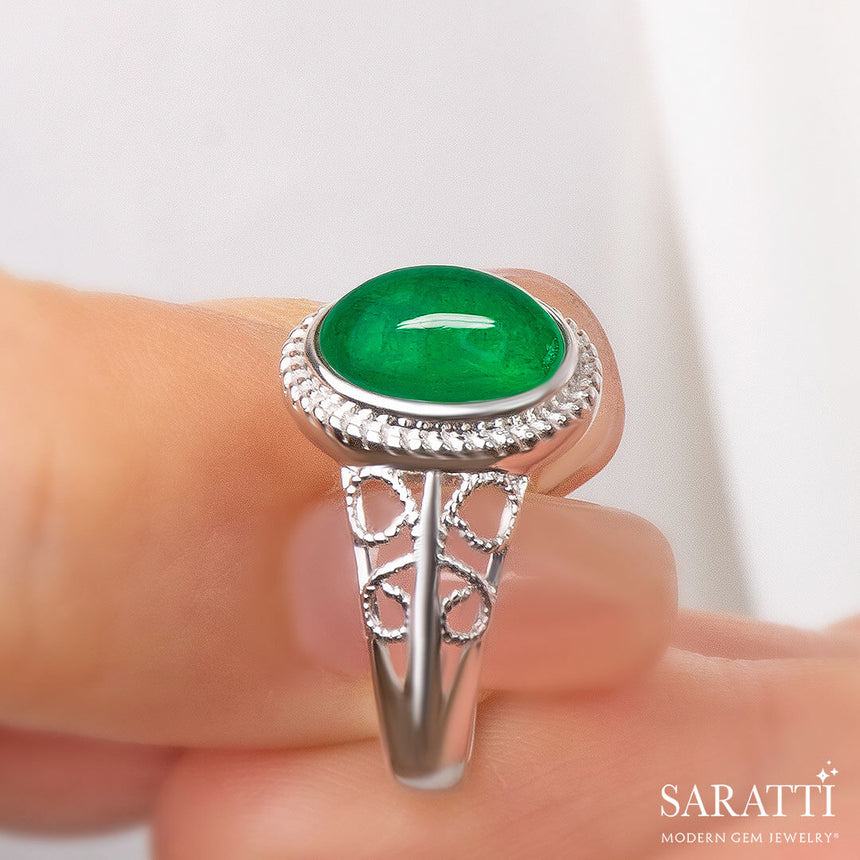 Captivating Antique Design Emerald Gold Ring | Saratti