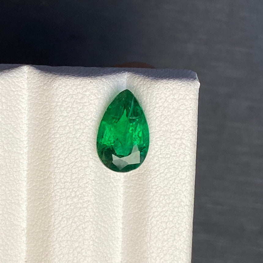 2.44-carat Pear Cut Vivid Green | GUILD Certified