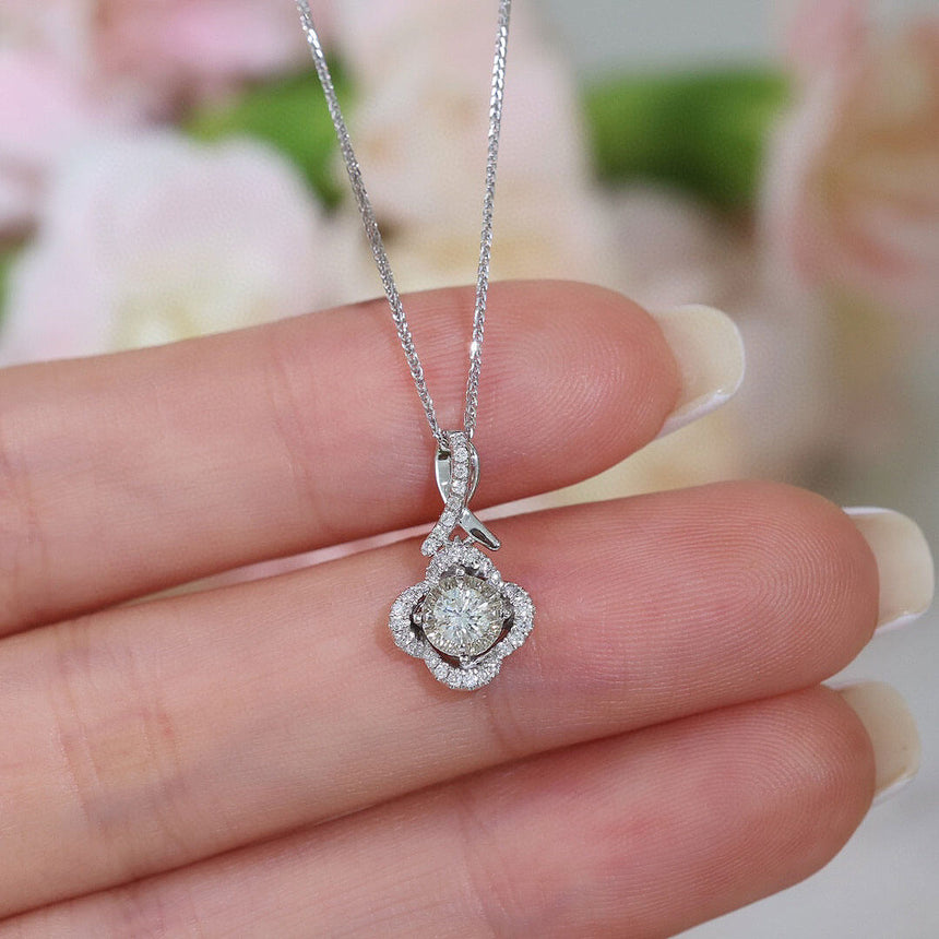 In Focus shot of the fish and star motif of the Stella Piscium Diamond Chain Necklace | Saratti