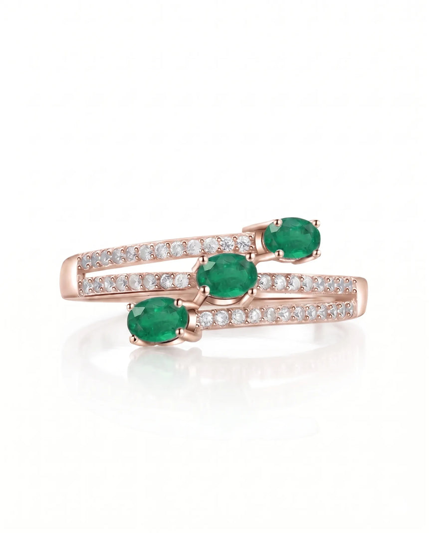 Wrap style emerald and diamond ring in 18K Rose Gold | SARATTI