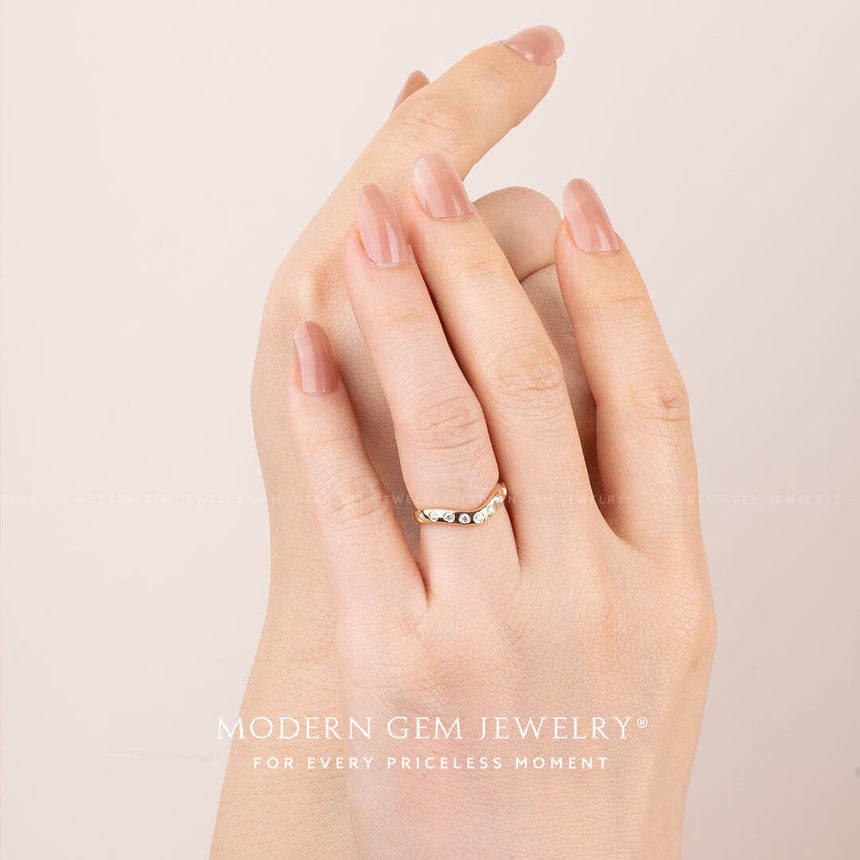 Bezel Set Diamonds in Yellow Gold Wedding Ring on Female Ring | Modern Gem Jewelry | Saratti