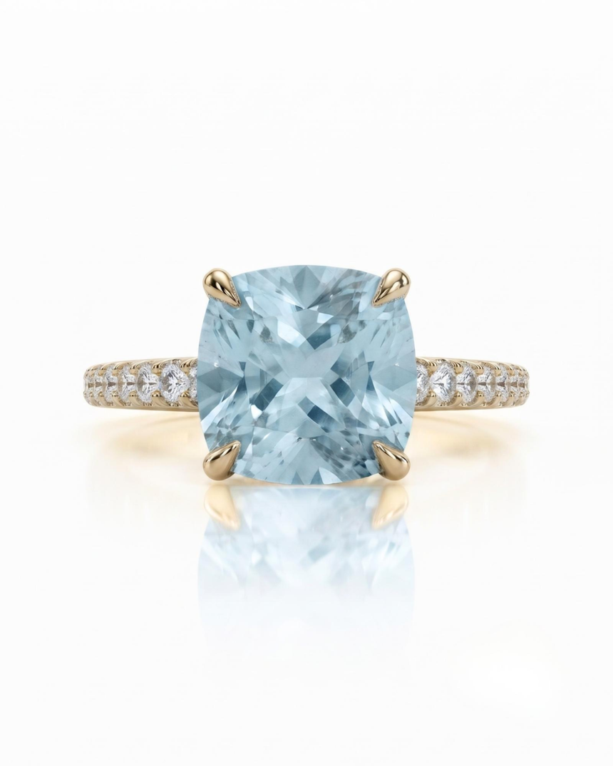 CAELIA cushion cut Aquamarine pavé solitaire ring setting in Yellow Gold, front view | SARATTI