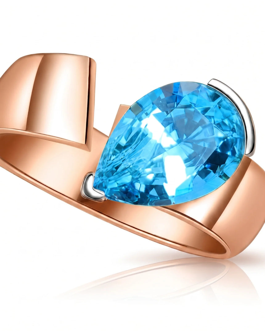 Courant pear-cut Aquamarine sculptural open-band solitaire ring setting in Rose Gold, top view | SARATTI