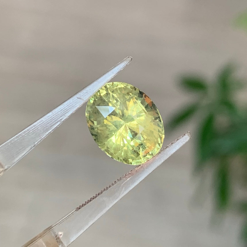 5.73 carats Unheated Natural Chrysoberyl Gemstone