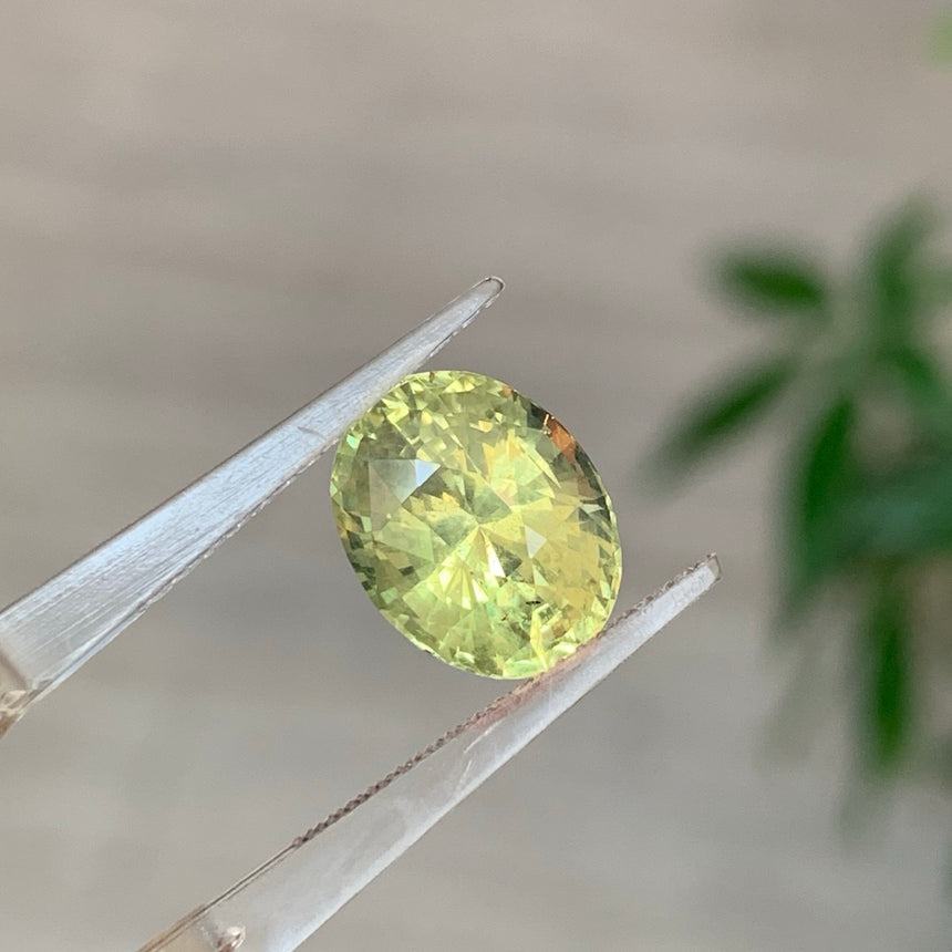 5.73 carats Unheated Natural Chrysoberyl Gemstone