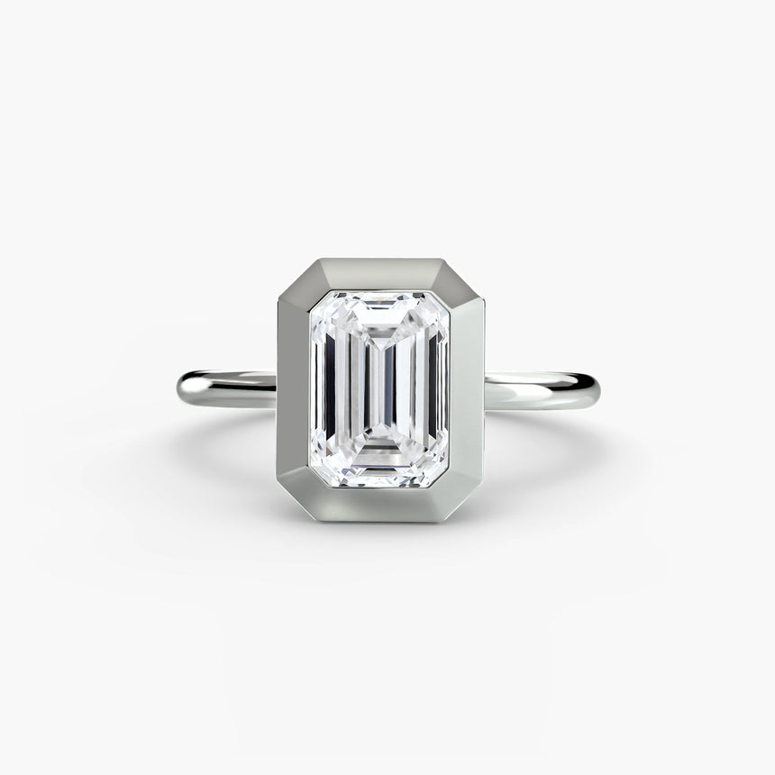 SOLARA Emerald Cut bezel-set solitaire ring setting in White Gold | SARATTI