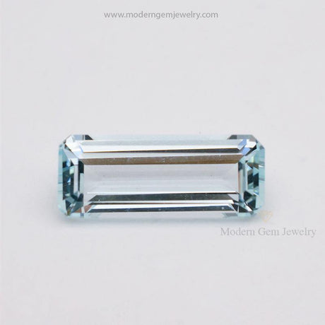 3.70 Carats Vibrant Blue Natural Aquamarine Emerald Cut Gemstone - Modern Gem Jewelry